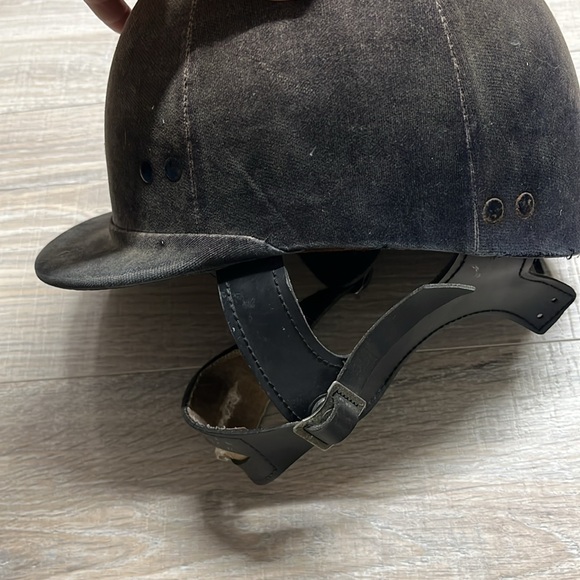 Vintage horseback riding helmet. - Picture 8 of 9